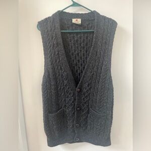 Carraig Donn Fisherman 100% Irish Wool Charcoal Gray Cardigan Sweater Vest Sz L